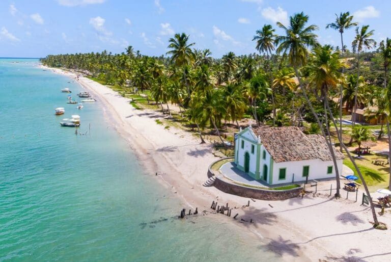 Igreja na Praia dos Carneiros