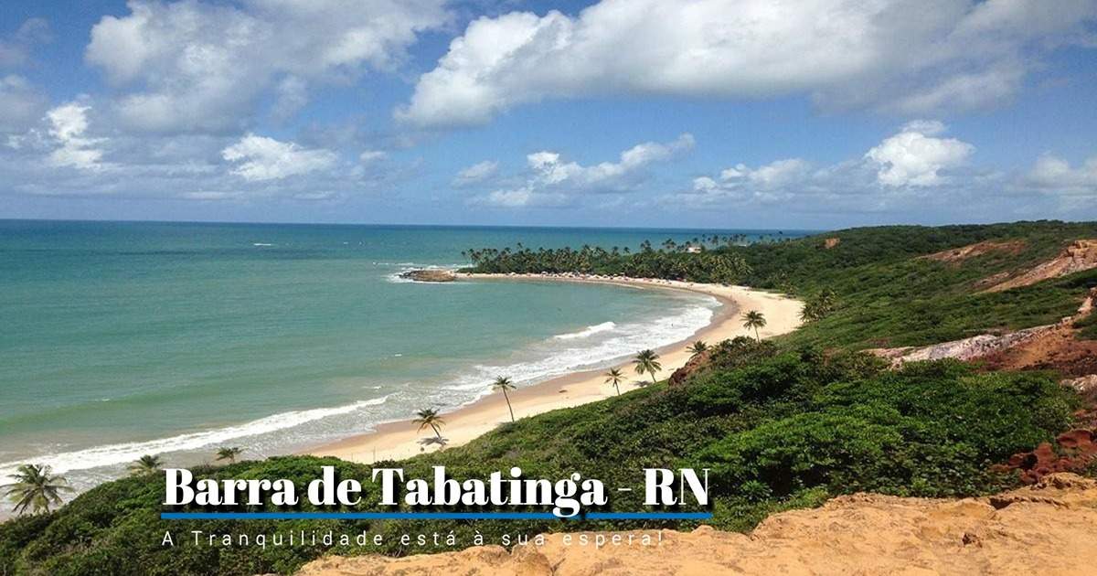 Vista panorâmica da Praia de Barra de Tabatinga, RN, destacando sua tranquilidade e beleza natural.